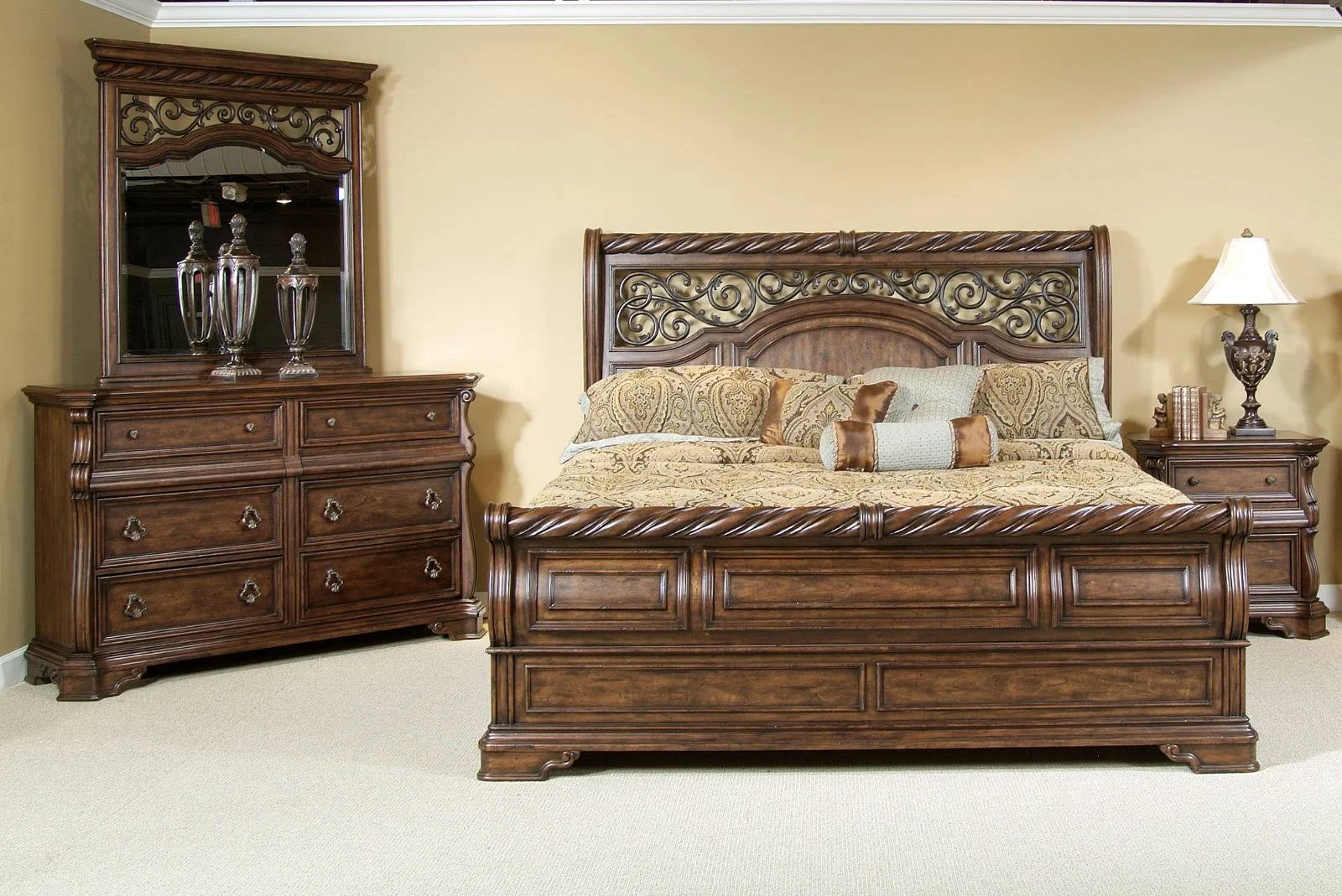 Liberty Arbor Place Sleigh Bed